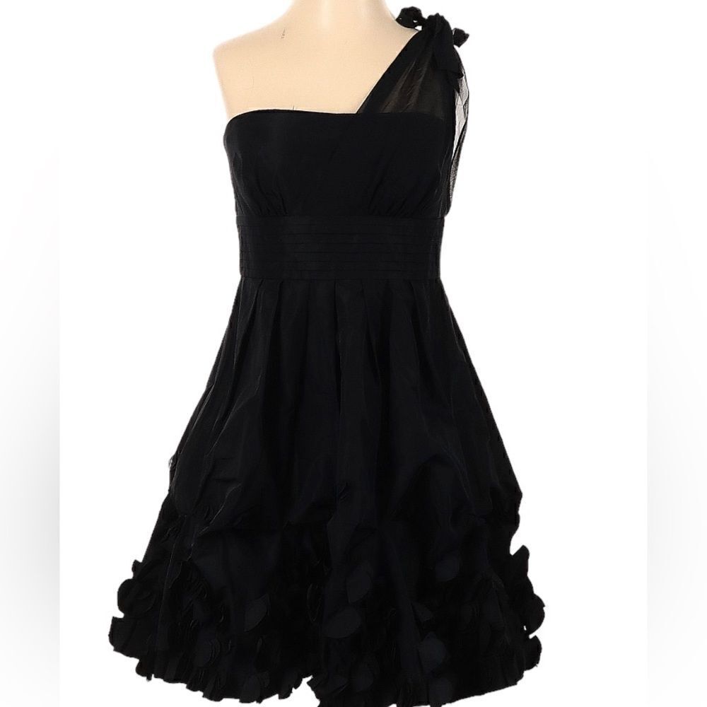 BCBGMAXAZRIA Black One Shoulder Mini Cocktail Dress with appliqué flowers - 0